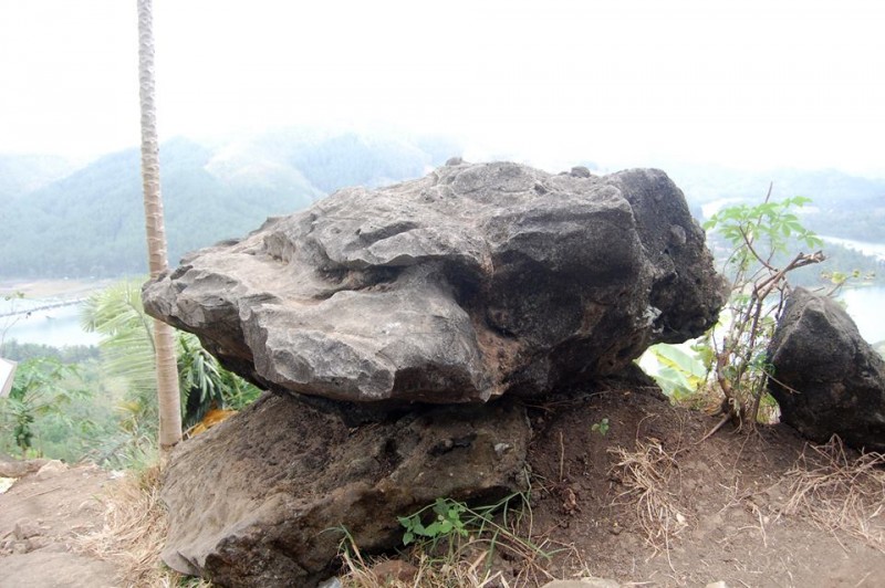 Indahnya Bukit Watu Meja