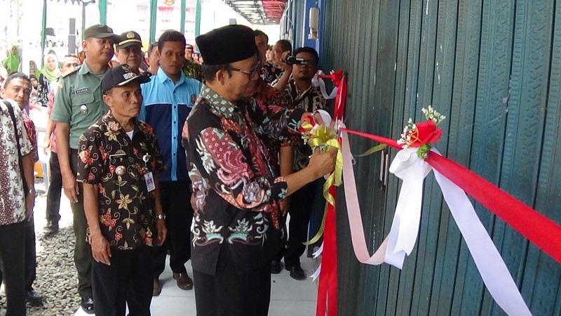Pasar Desa Kedungurang Gumelar Sumbang PADes 75 juta Pertahun