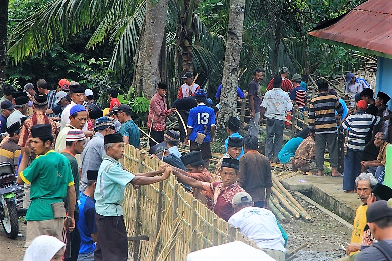 Tradisi Jaro Rajab Di Cikakak Wangon