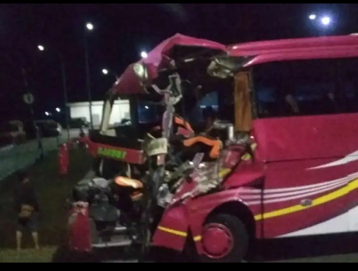 Rombongan Guru Asal Lumbir, Kecelakaan di Tol Cipali