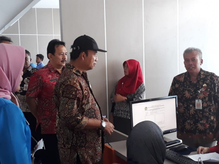 Bupati Husein Sidak ke MPP Pada Hari Pertama Kerja di 2019